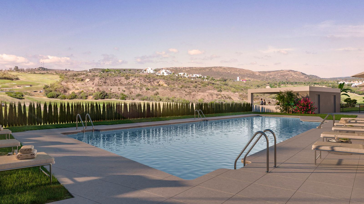 Svømmebasseng ved Altara Alcaidesa med utsikt over landskapet.