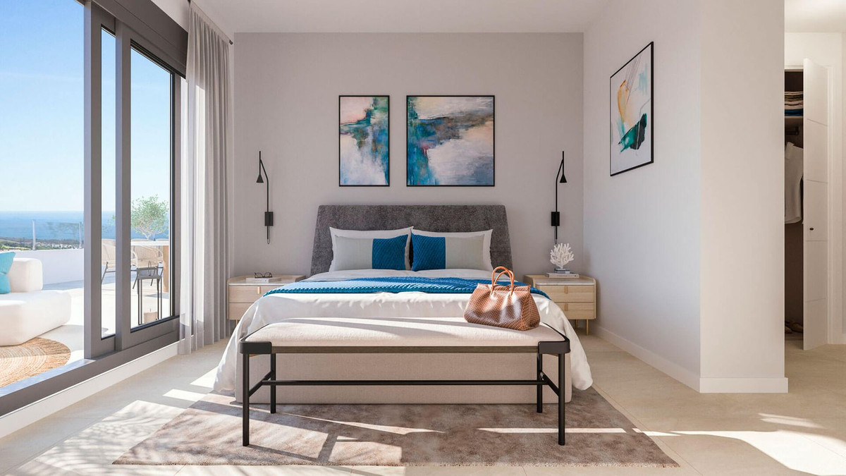 Lyst soverom med balkong og havutsikt i Altara Alcaidesa